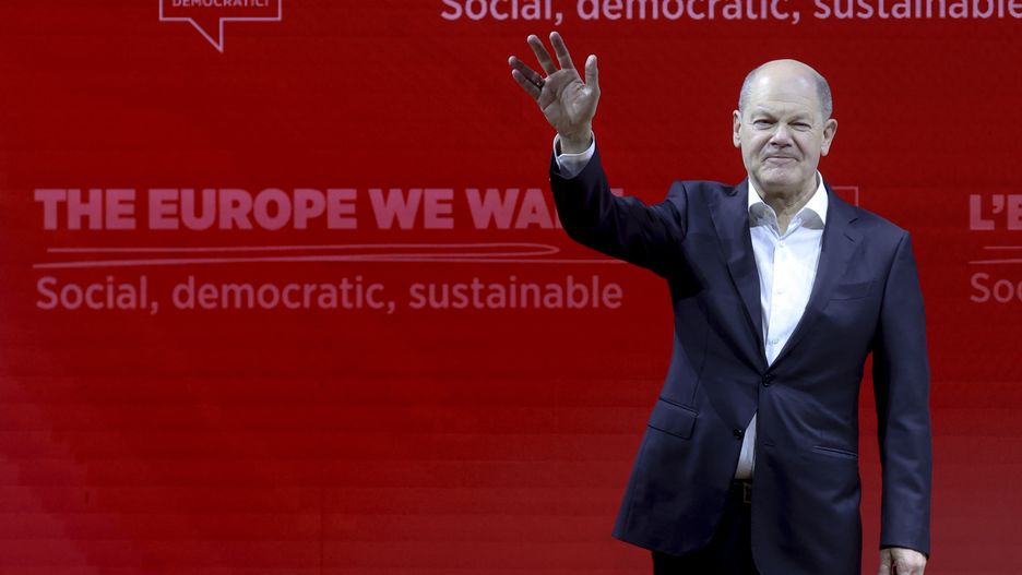 Niemiecki kanclerz Olaf Scholz  znalazł się w potrzasku po ujawnieniu przez Rosjan nagrań rozmowy oficerów Bundeswehry