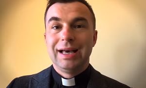 Ksiądz Picur stanowczo o spowiedzi. W komentarzach burza