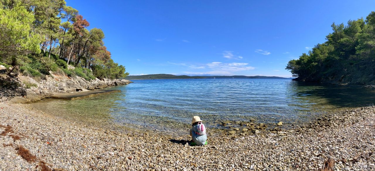 Pusta plaża w okolicach Božavy na wyspie Dugi Otok