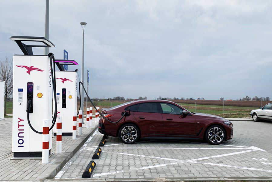 Szybka ładowarka Ionity na autostradzie A2
