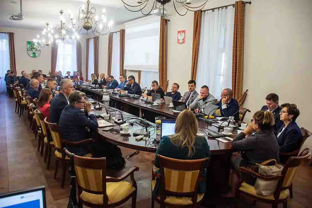 Zielona Góra: Po sesji rady miejskiej nowe inicjatywy w mieście i pożyczka 136 mln zł