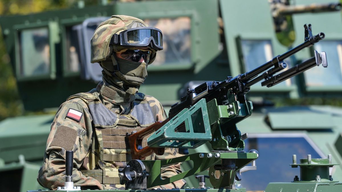 Reporter archiwum 2025 09
15.08.2025 Warszawa. Obchody Swieta Wojska Polskiego w Warszawie. Defilada wojskowa  "Dziekujemy za Wasza sluzbe" na warszawskiej Wislostradzie. N/z  Zolnierze przed defilada. Fot. Gerard/REPORTER
Gerard/Reporter