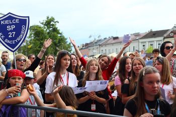 Koncert Największego Zespołu Rockowego podbija Rynek w ostatni dzień Święta Kielc. W zabawie wzięło udział aż 247 artystów!