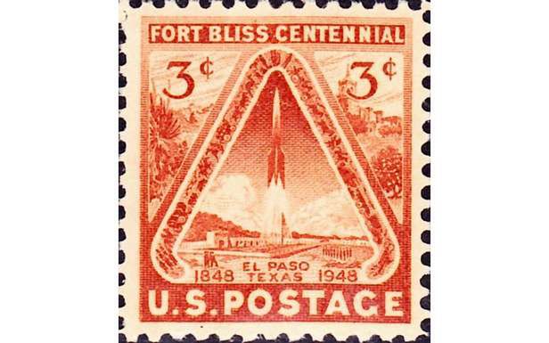 Znaczek wydany w 1948 roku z okazji 100-lecia istnienia Fort Bliss (Fot. Wikimedia Commons)