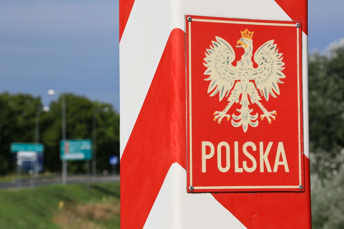 Кого з іноземців можуть депортувати з Польщі