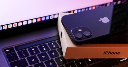 Francuzi wycofują konkretny model iPhone'a. Oto powód