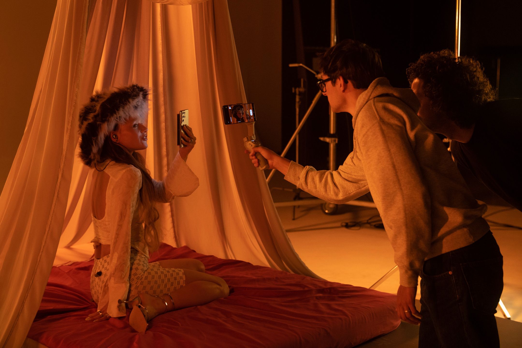 Samsung Galaxy S21 Ultra w akcji. Polacy nagrali smartfonem profesjonalny teledysk 2