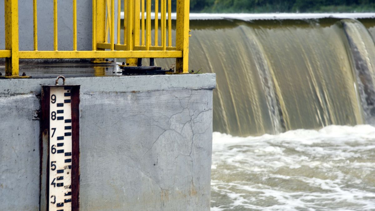 Ryzyko powodzi we Wroc?awiu
Fot. Bartlomiej Magierowski/East News. Wroclaw 12.09.2024. Intensywne opady we Wroclawiu, ryzyko powodzi. N/z: zrzuty wody, Jaz Opatowicki.
Bartlomiej Magierowski