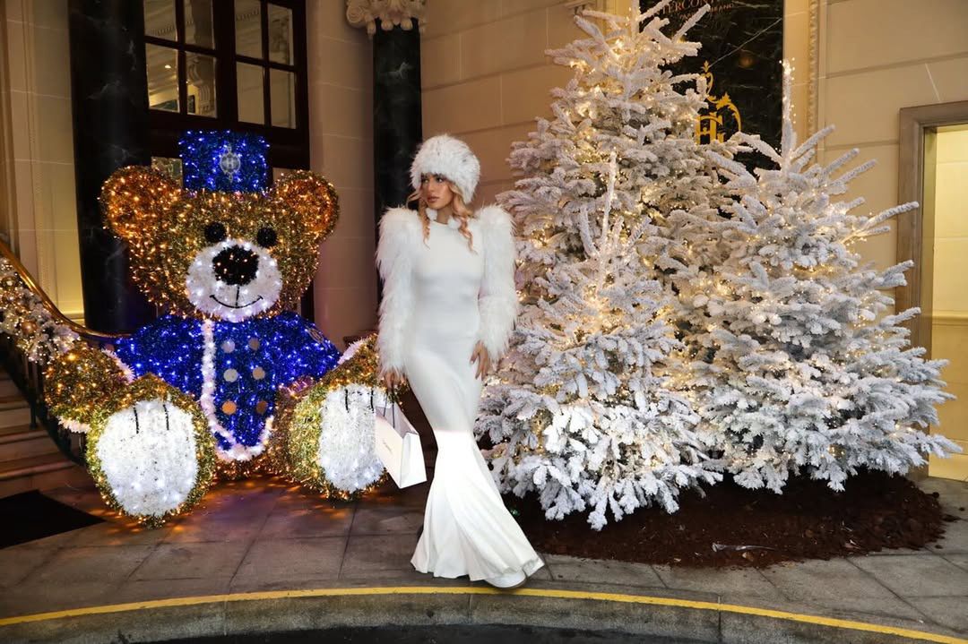 Świąteczna Caroline Derpienski