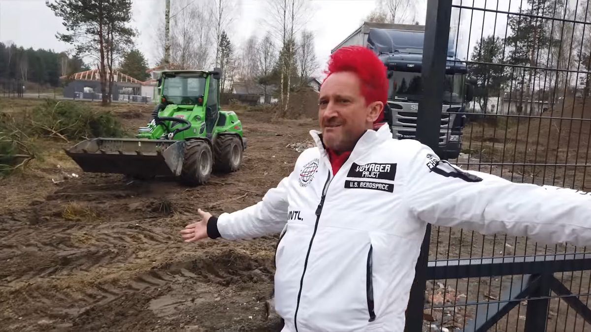 Michał Wiśniewski udokumentuje budowę willi