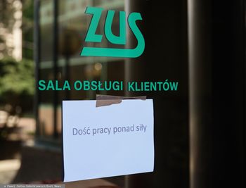 Podwyżki i nagrody dla pracowników. ZUS ogłasza: jest porozumienie