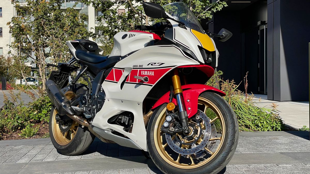 Yamaha R7