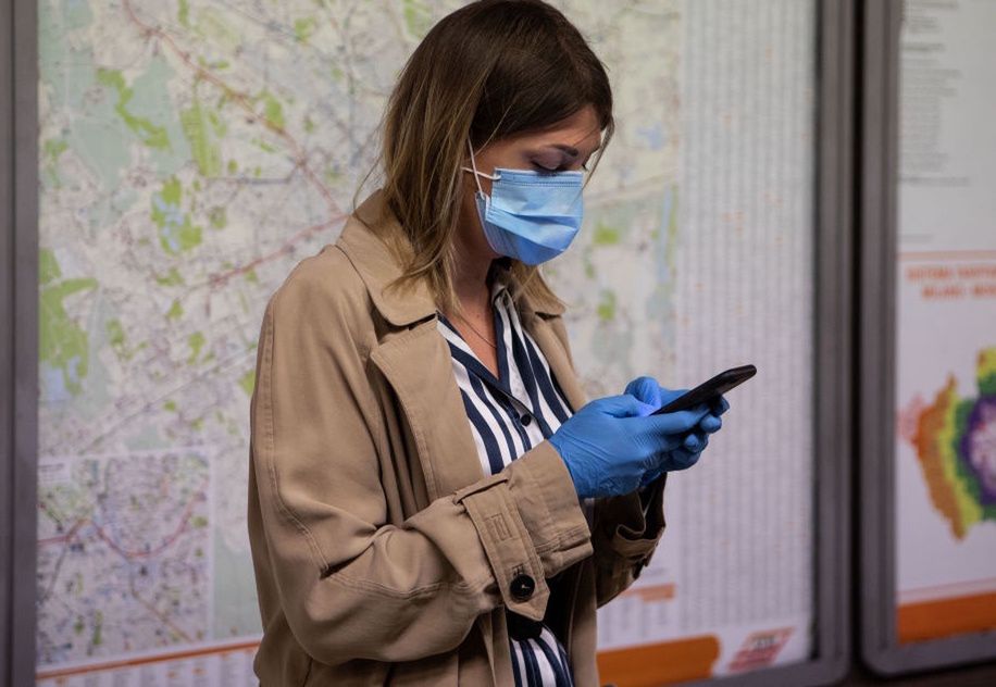 Koronawirus w Polsce. Wiceminister zdrowia alarmuje. Chodzi o maseczki