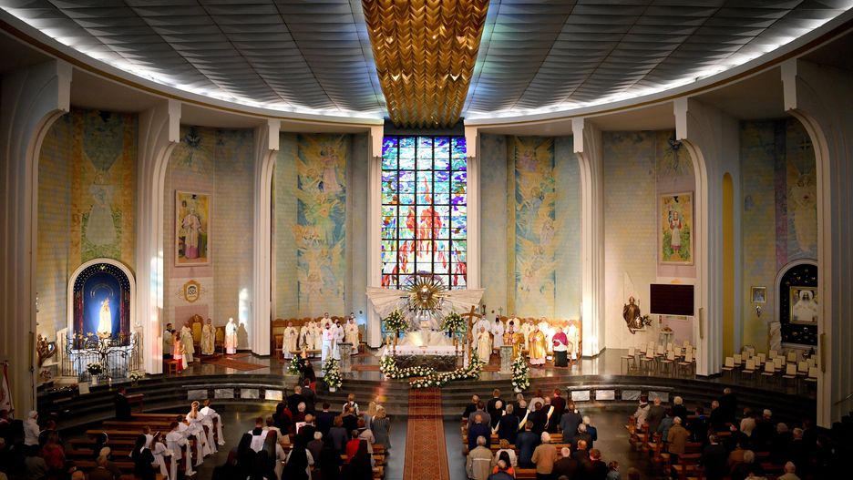 Luzowanie obostrzeń. Zmiany w zasadach funkcjonowania kościołów