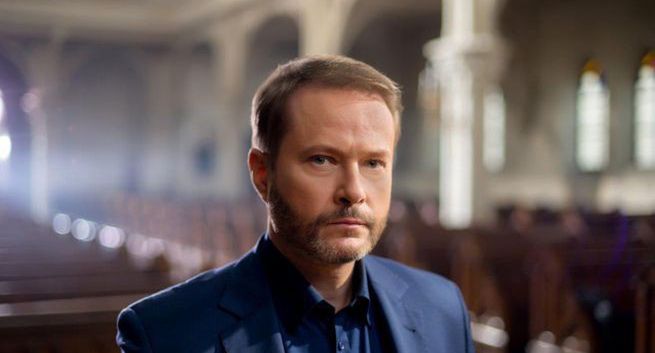 Artur Żmijewski gospodarzem programu „Geneza grzechu” w ID