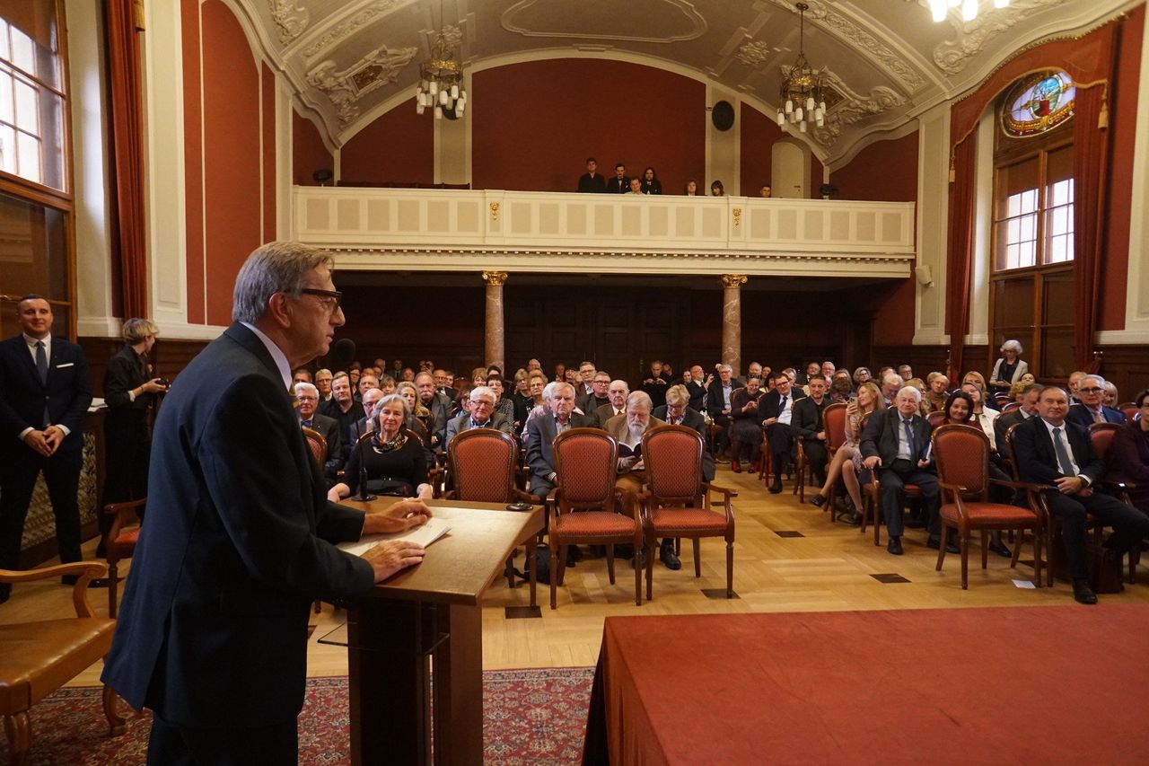 Poznań: Jubileusz 50-lecia pracy naukowej historyka prof. W. Łazugi