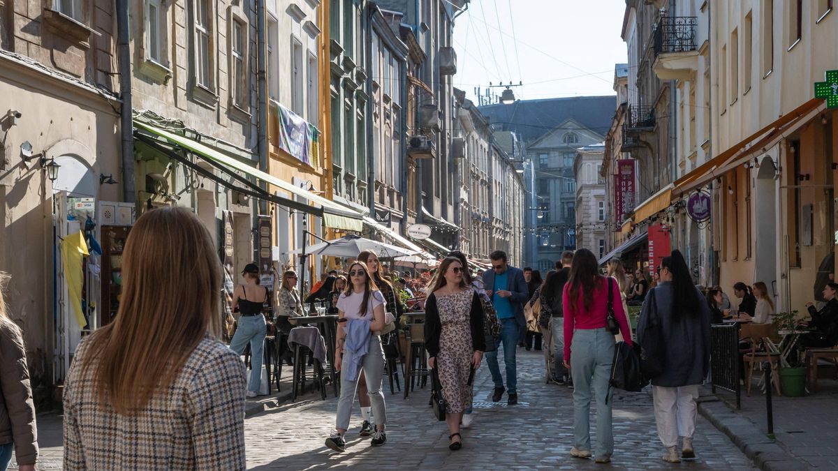Mieszkańcy Lwowa starają się żyć normalnie