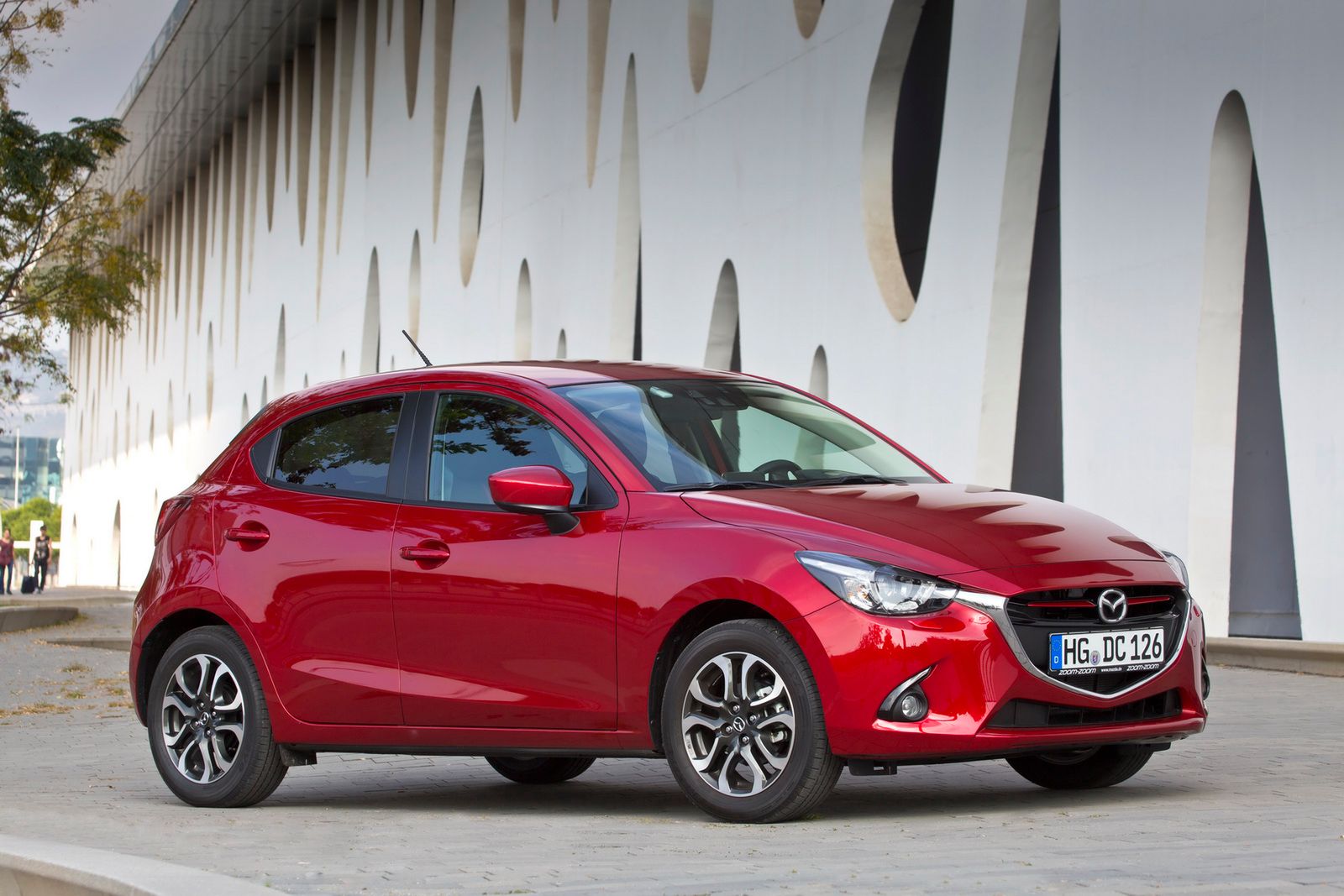 Europejska Mazda 2 – obszerna galeria zdjęć 18