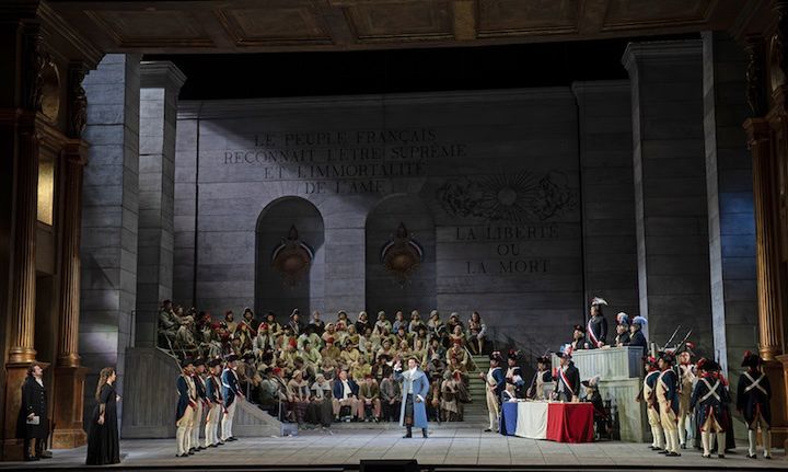 Scena z III aktu „Andrea Chénier” © Karen Almond / Met Opera
