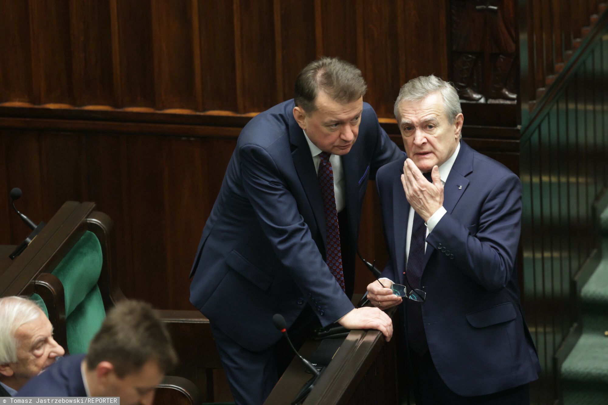 Piotr Gliński i Mariusz Błaszczak (na zdjęciu po lewej)