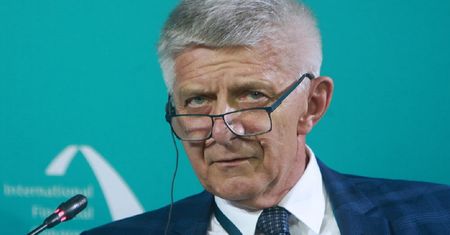 Polski rząd wygrał z koronawirusem? Marek Belka kpi z Mateusza Morawieckiego