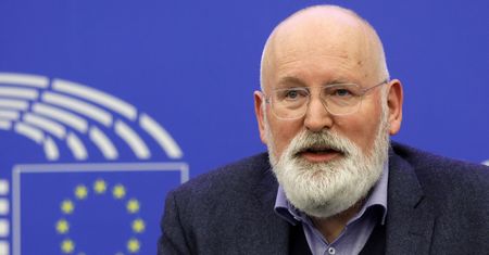 Timmermans: Kreml woli trzymać "dużych chłopców" po swojej stronie