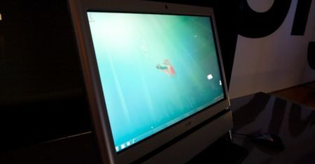 24 calowy All-In-One z technologią multitouch