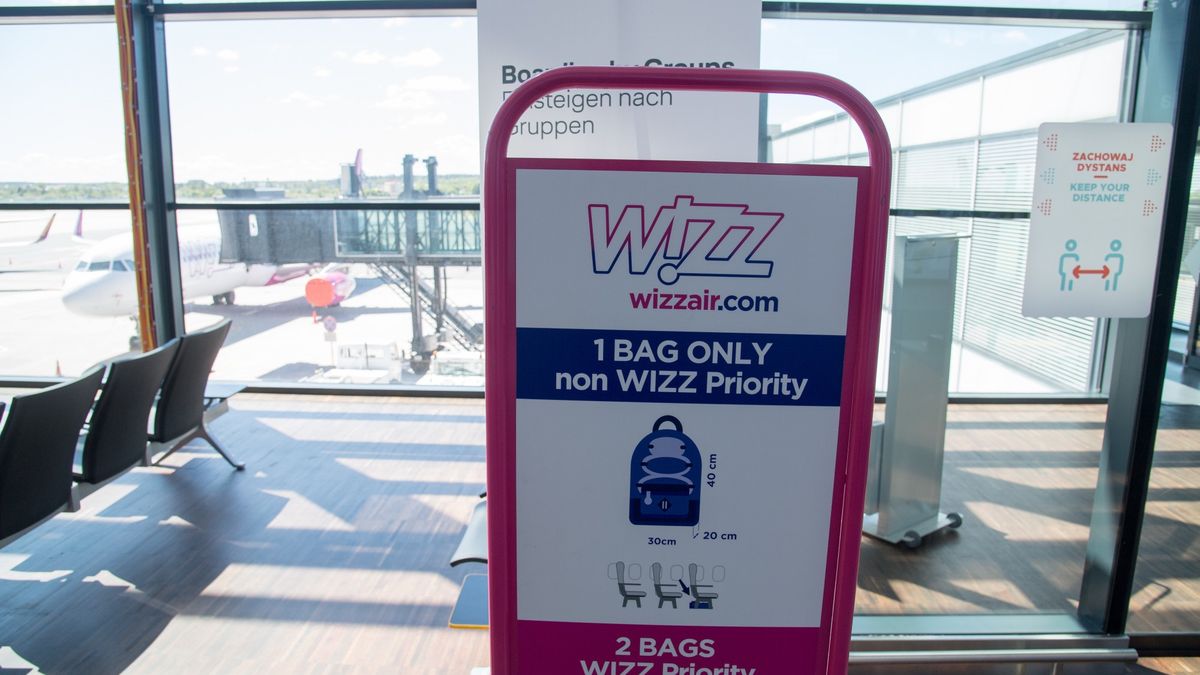Bagaż podręczny Wizzair. Ile kosztuje? Jakie wymiary i waga?