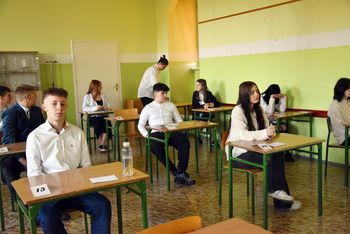 Egzamin ósmoklasisty w SP 2 w Głogowie. Na pierwszy ogień testy z języka polskiego