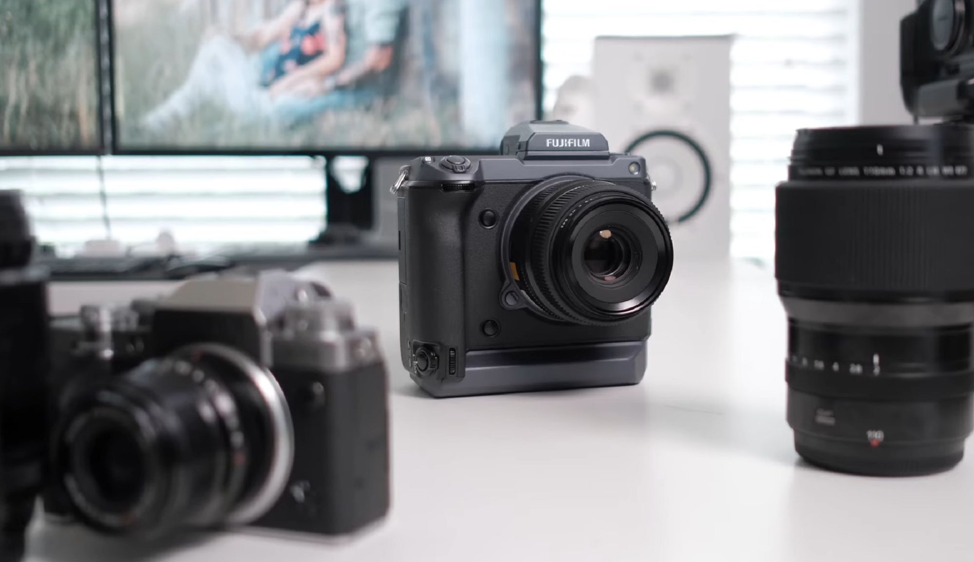 Fujifilm GFX 100S zaprezentowany. Bestia wraz z nowym obiektywem 1
