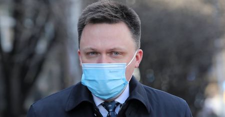 Szymon Hołownia po szczepieniu. Jechał 90 km