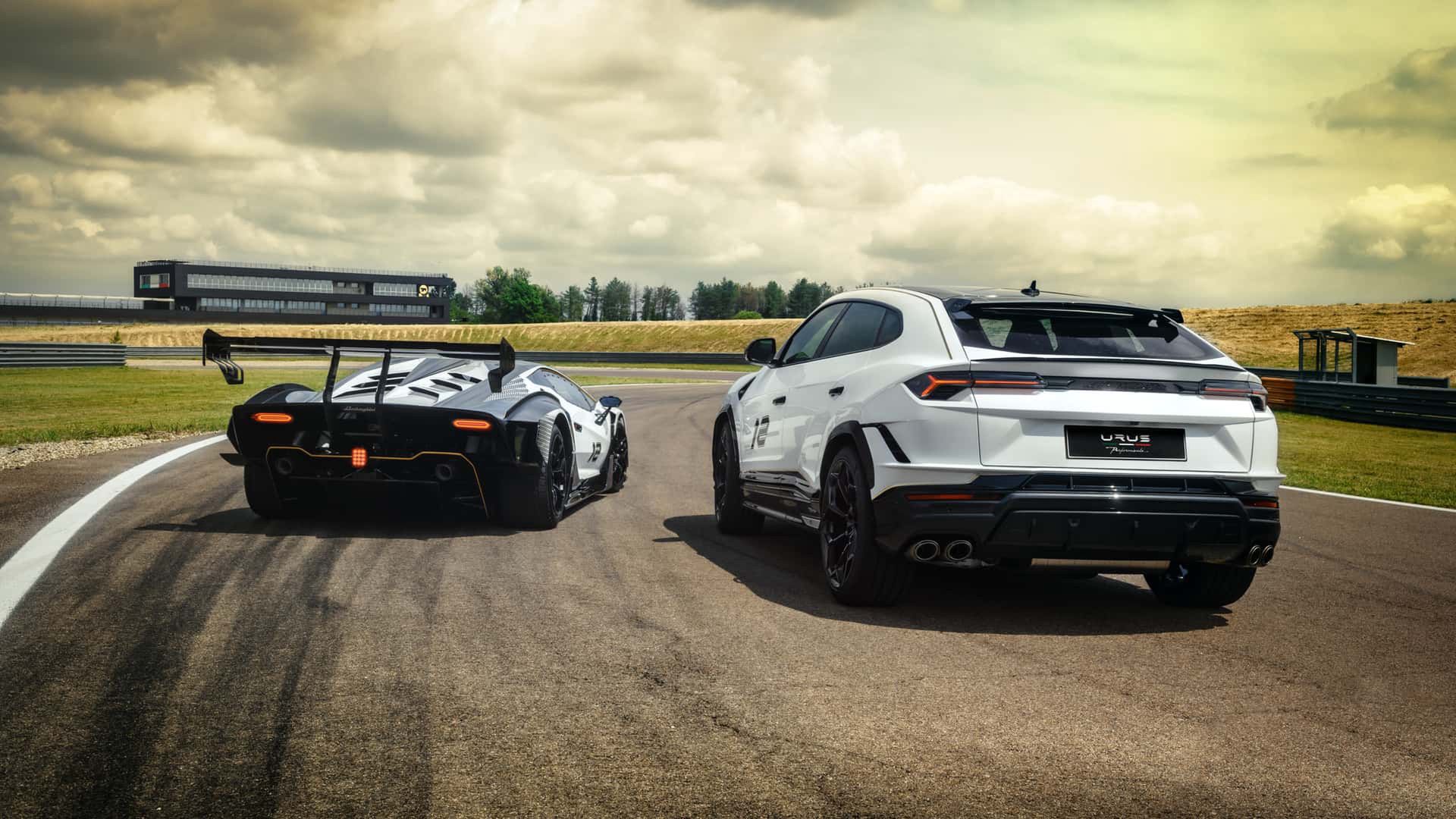 Lamborghini Urus Performante Essenza SCV12