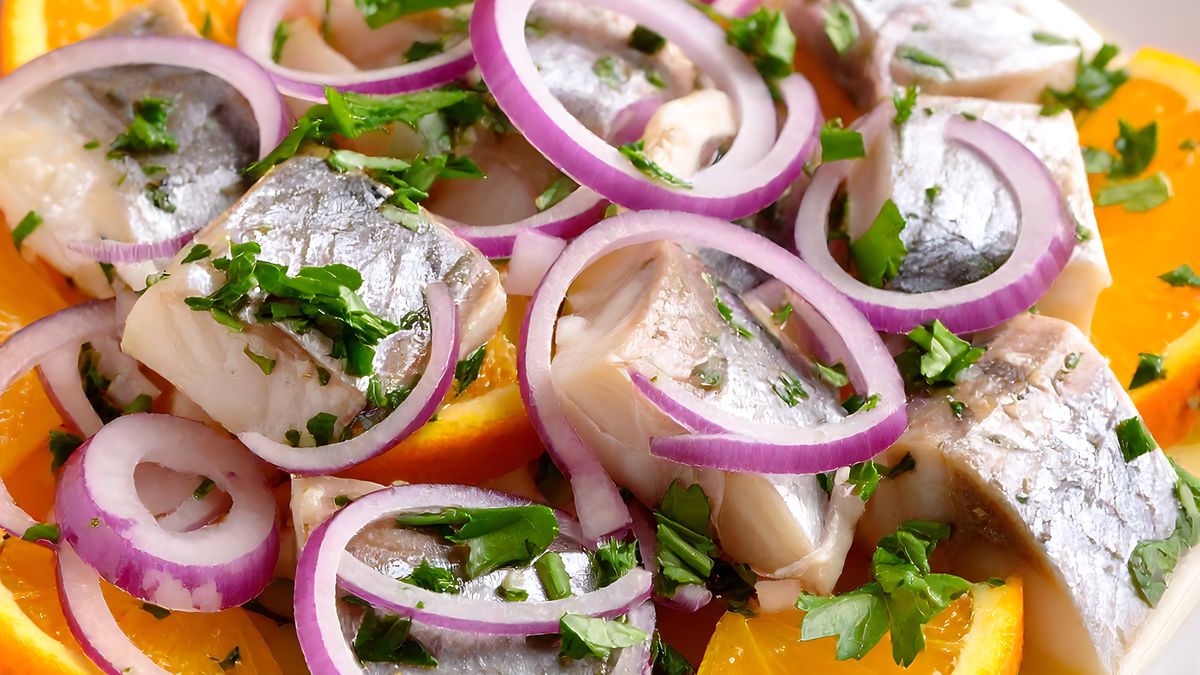 Śledzie w marynacie cytrusowej będą hitem na wigilijny stół