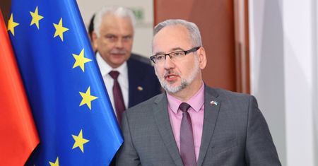 "Potrójna epidemia" atakuje Polaków. Rząd zapowiada: od 1 stycznia bezpłatne testy