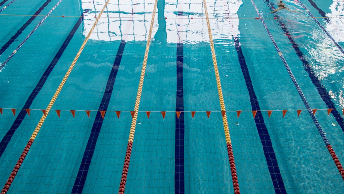 Policja mówi o stanie 12-latki po wypadku na pływalni