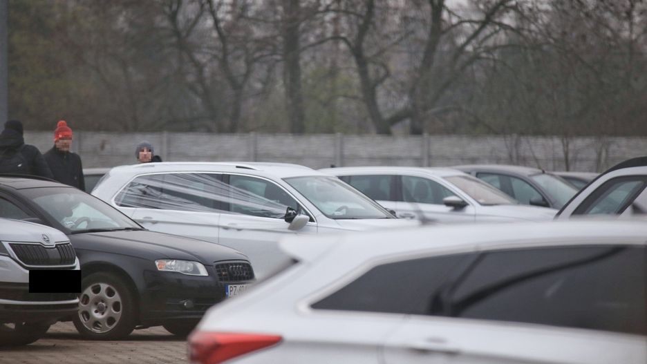 DEBIEC , ZNISZCZONE SAMOCHODY PRACOWNIKOW FIRMY VOLKSWAGEN