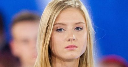 Kinga Duda jest NIELUBIANA PRZEZ RÓWIEŚNIKÓW? "Robią jej po kryjomu zdjęcia i sprzedają do gazet"