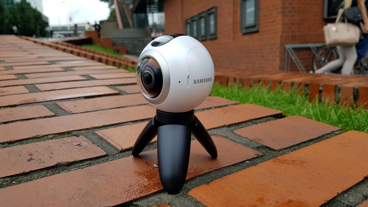 Samsung Gear 360 sprawił, że zapragnąłem mieć kamerkę 360. Ale nie tę 1