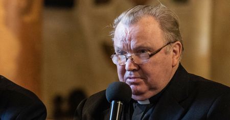 Dotkliwa kara dla arcybiskupa. O. Gużyński: został "zamrożony"