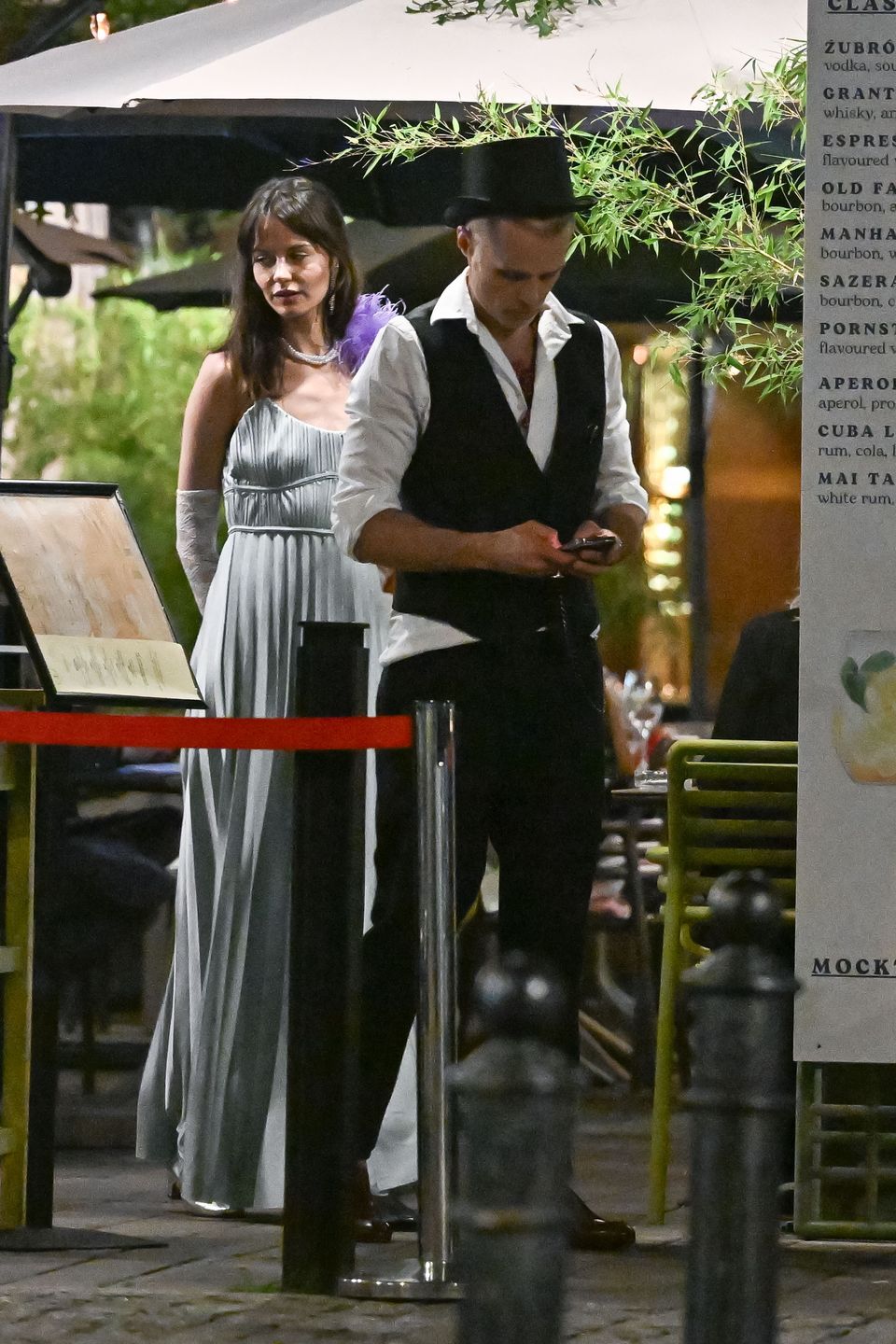 Maciej Zakościelny baluje na mieście z ekipą