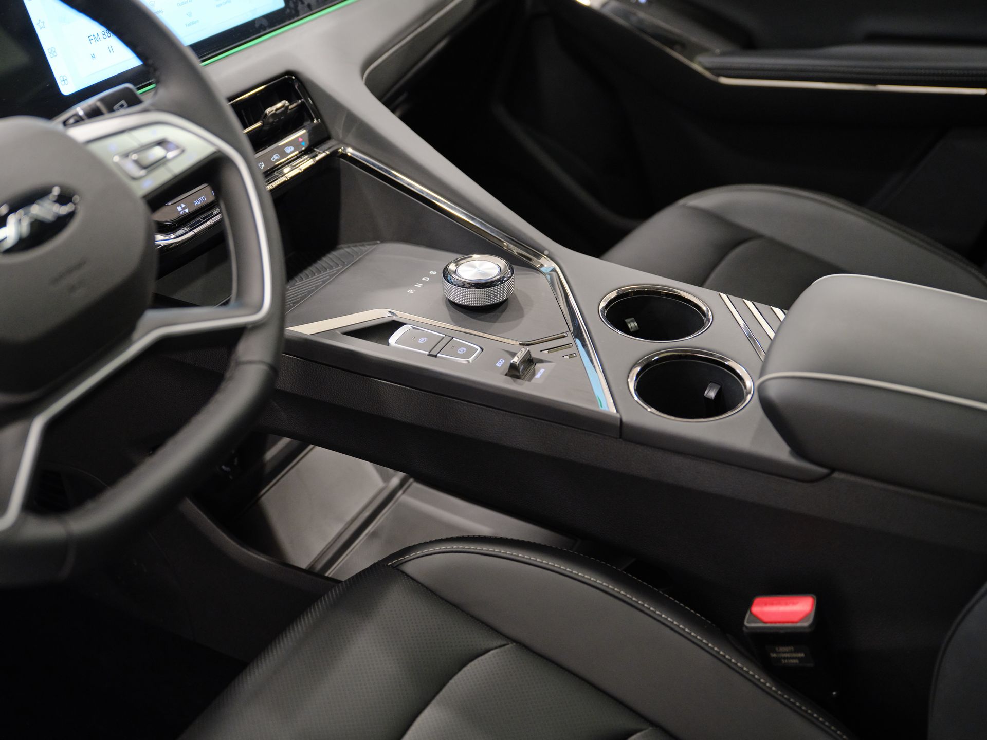 JAC JS8 Pro