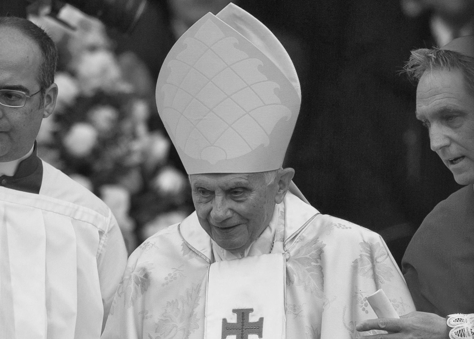 Papież Benedykt XVI nie żyje. Kościół pogrążony w żałobie