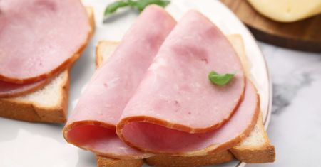 Dietetyk wskazał najlepszą wędlinę z Lidla. Czysty skład i 100 g mięsa w 100 g produktu