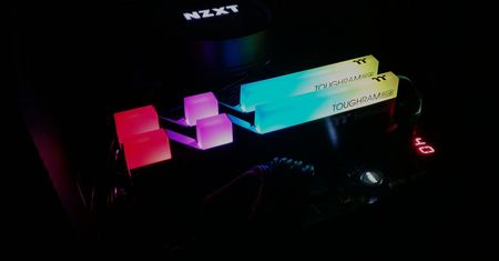 Najlepsze pamięci za 500 zł? Sprawdź Thermaltake Toughram RGB 3600 MHz