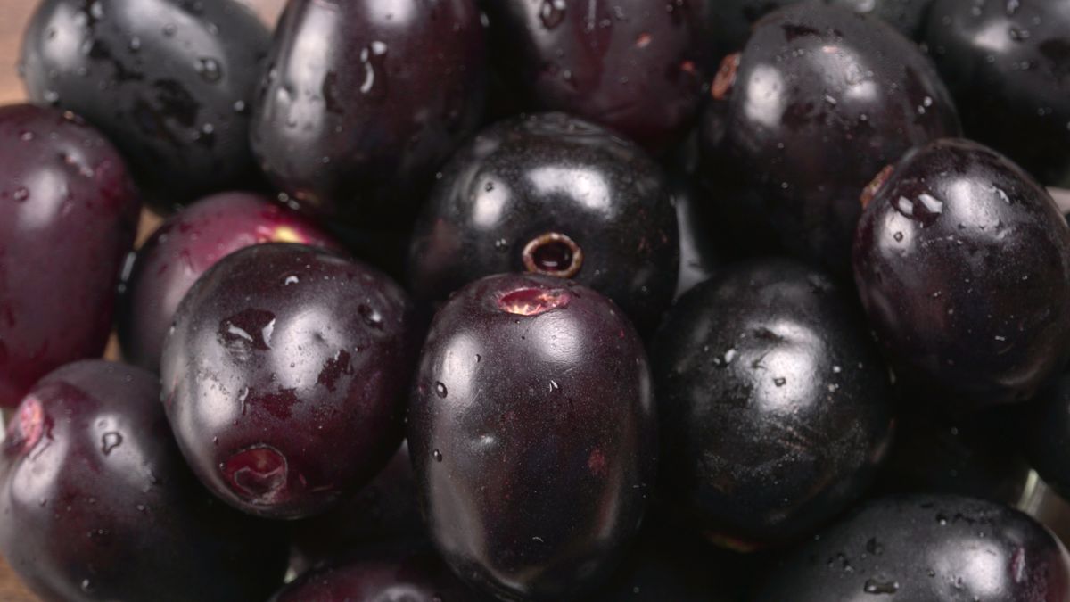 Ten owoc wygląda jak czarna oliwka