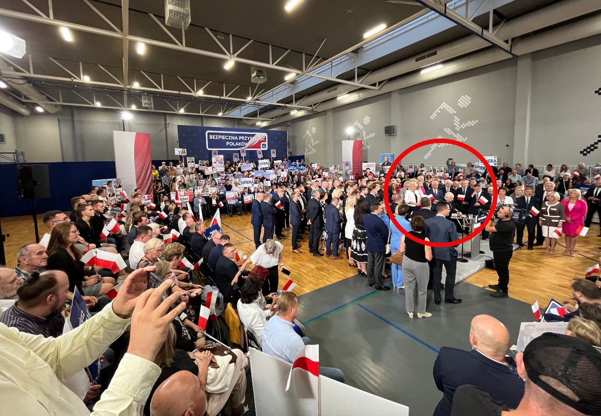 Konwencja PiS w Pruszkowie. Tak stworzono tłu dla Jarosława Kaczyńskiego