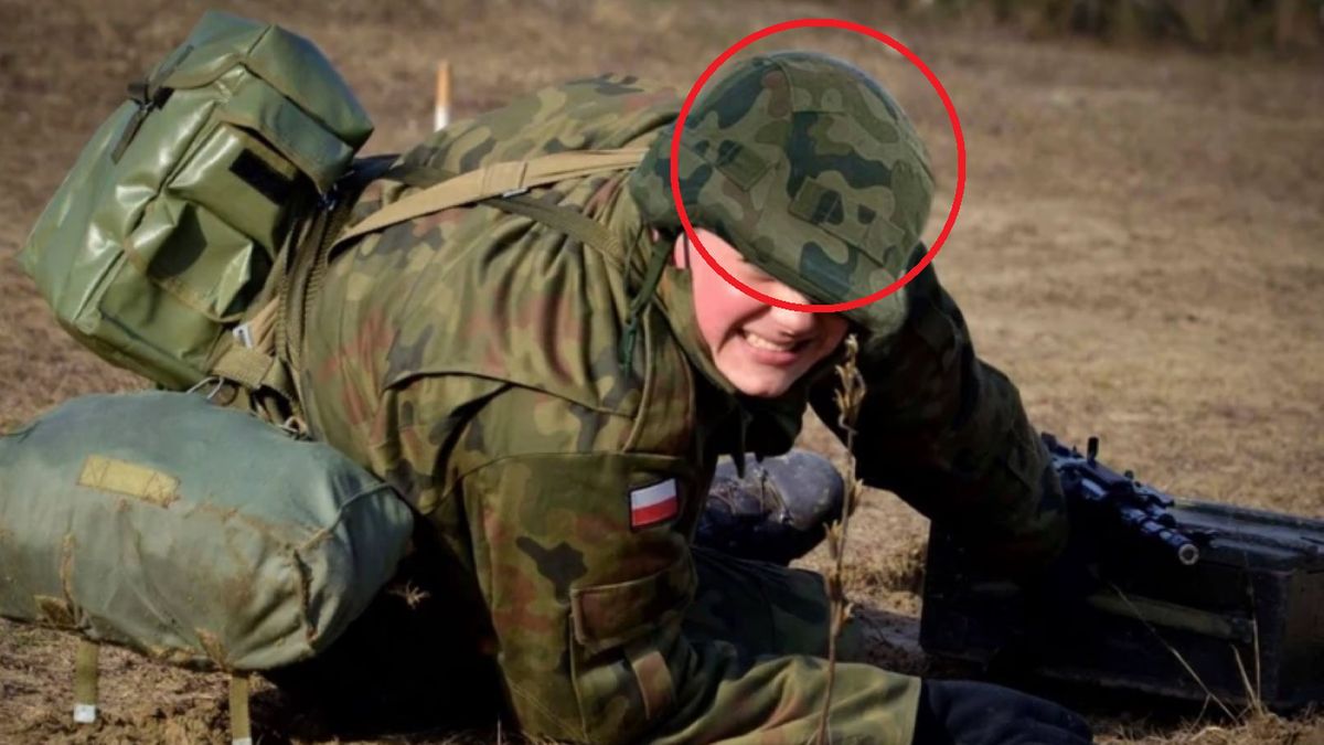 Internauci zauważyli, że hełmy na głowach żołnierzy zostały dorobione im w programie Photoshop 