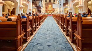 To tu najwięcej Polaków chodzi do kościoła. Są dane z nowego raportu