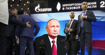 Gazprom w tarapatach. Rosyjski gigant straci do 180 miliardów dolarów