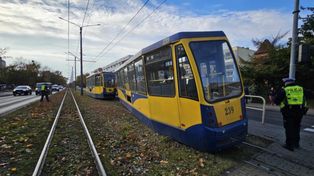 Toruń: Wykolejenie tramwaju. Jest ranny